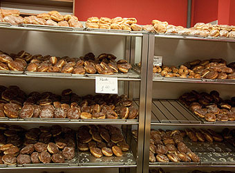 Pczki - Polish donuts in grocery shelves during fatty Thursday