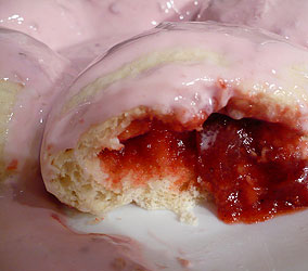 Polish steamed dumplings with fruit filling - pampuchy close-up